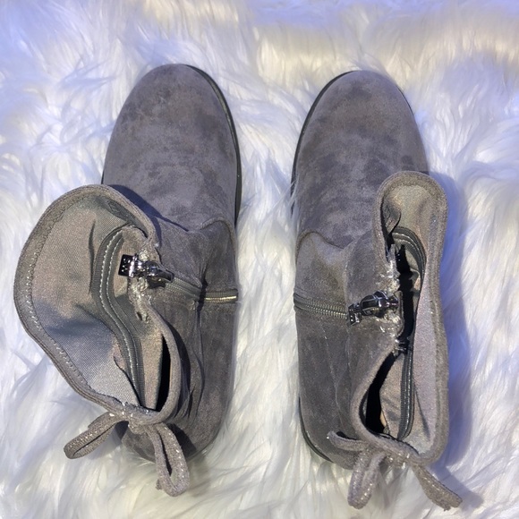 STUART WEITZMAN Lowland booties NWOB - Picture 2 of 8